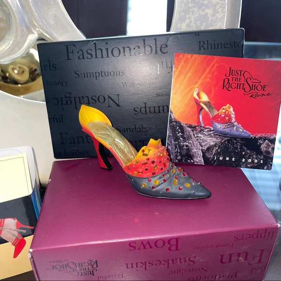 Raine Just the Right Shoe 2001 “Passion’s Flame” Style 25152 - Picture 2 of 11